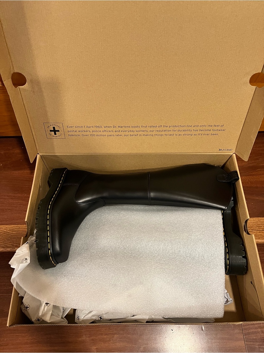 Dr. Martens Black Amaaylah Hi Boot Box Label
